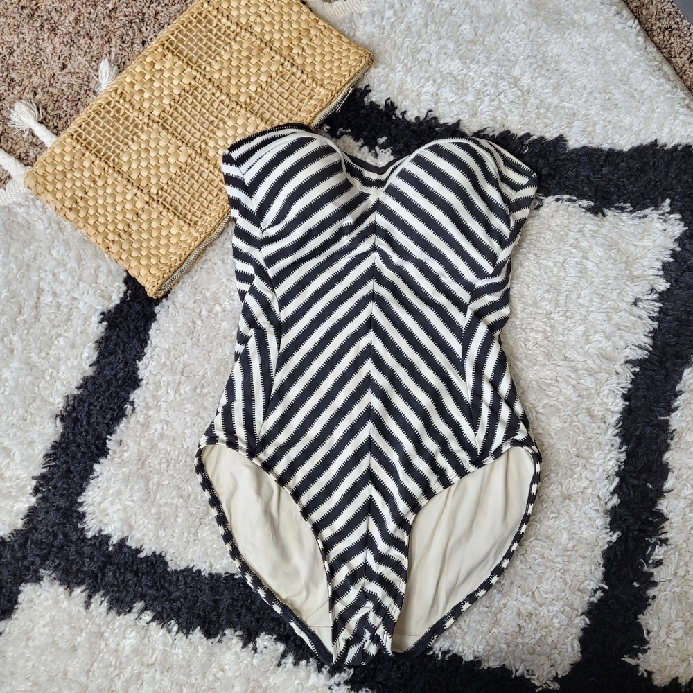 Like NEW Robin Piccone black white stripe pin up Barbie one piece